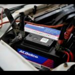 Por qué se descarga la batería del coche: causas y soluciones